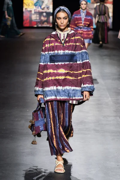 Look 69